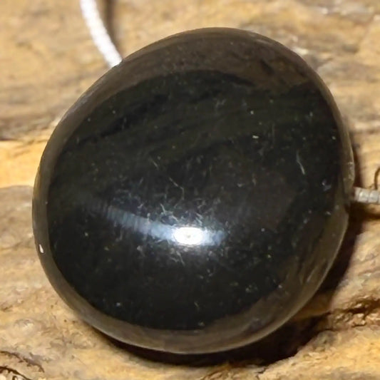 onyx-edelstein-trommelstein-schmuck-ketten-anhaenger-heilstein-080726