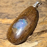 Opal küsst Opal – Anhänger aus australischer Opalmatrix mit Welo-Opal - #8001 - seelensteinchen