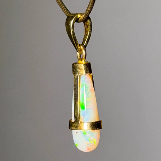 opal-edelstein-schmuck-ketten-anhaenger-trommelstein-heilstein-seelensteinchen-120626