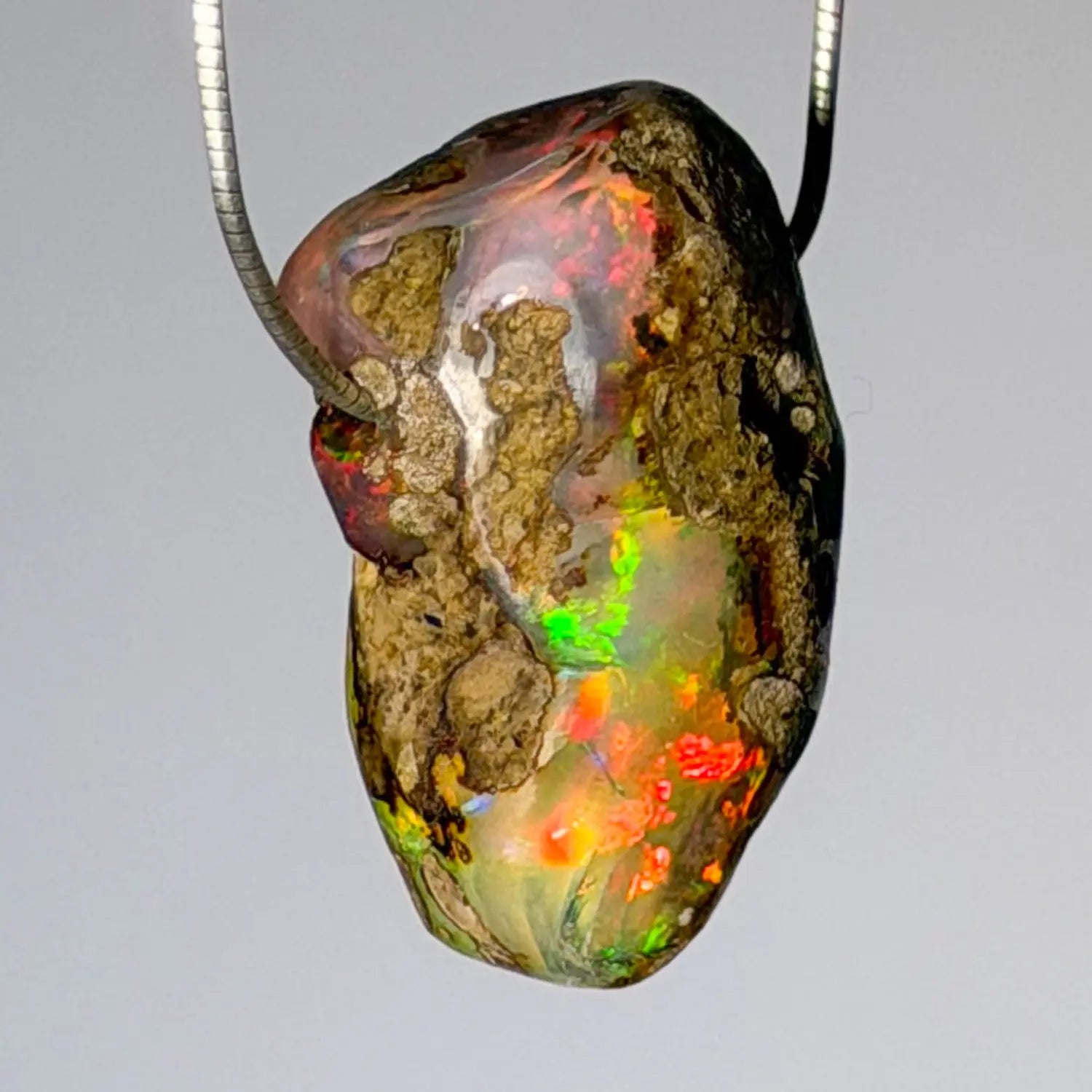 opal-welo-edelstein-trommelstein-schmuck-ketten-anhaenger-heilstein-seelensteinchen