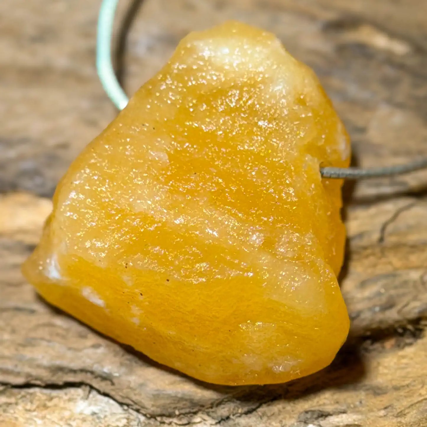 orangencalcit-edelstein-schmuck-ketten-anhaenger-trommelstein-heilstein-seelensteinchen-220526-2