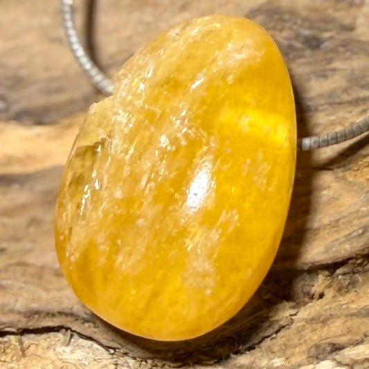 orangencalciti-edelstein-trommelstein-schmuck-anhaenger-kette-collier-heilstein-200826