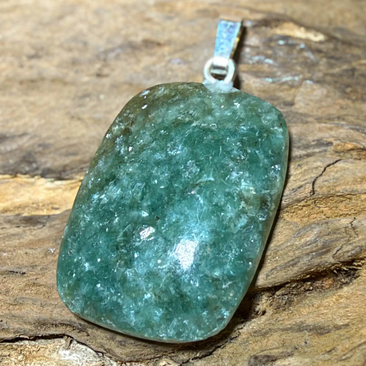 paragonit-edelstein-schmuck-ketten-anhaenger-heilstein-251026
