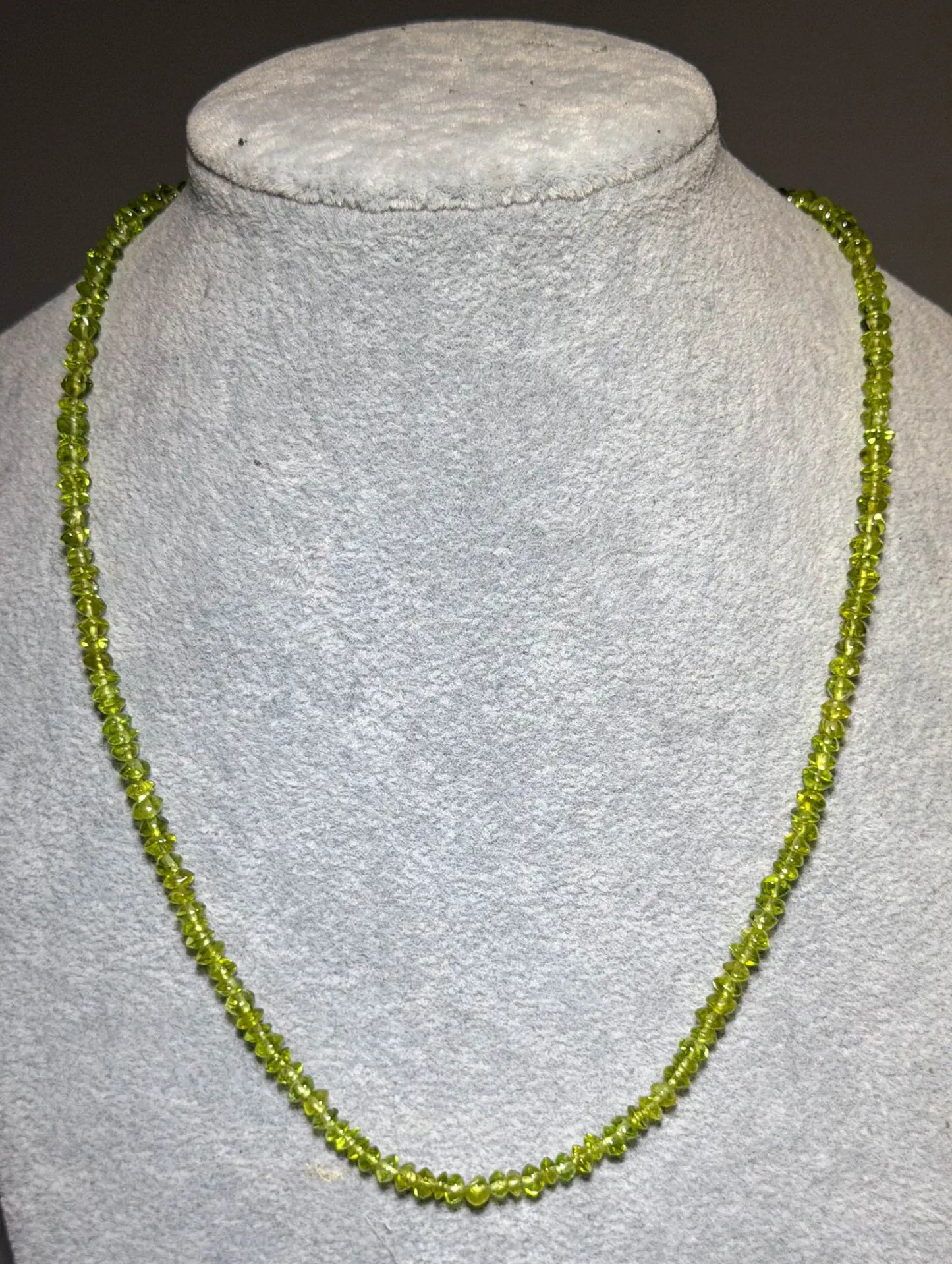 peridot-edelsteinkette-925er-silber-schmuck-collier-heilstein-200726