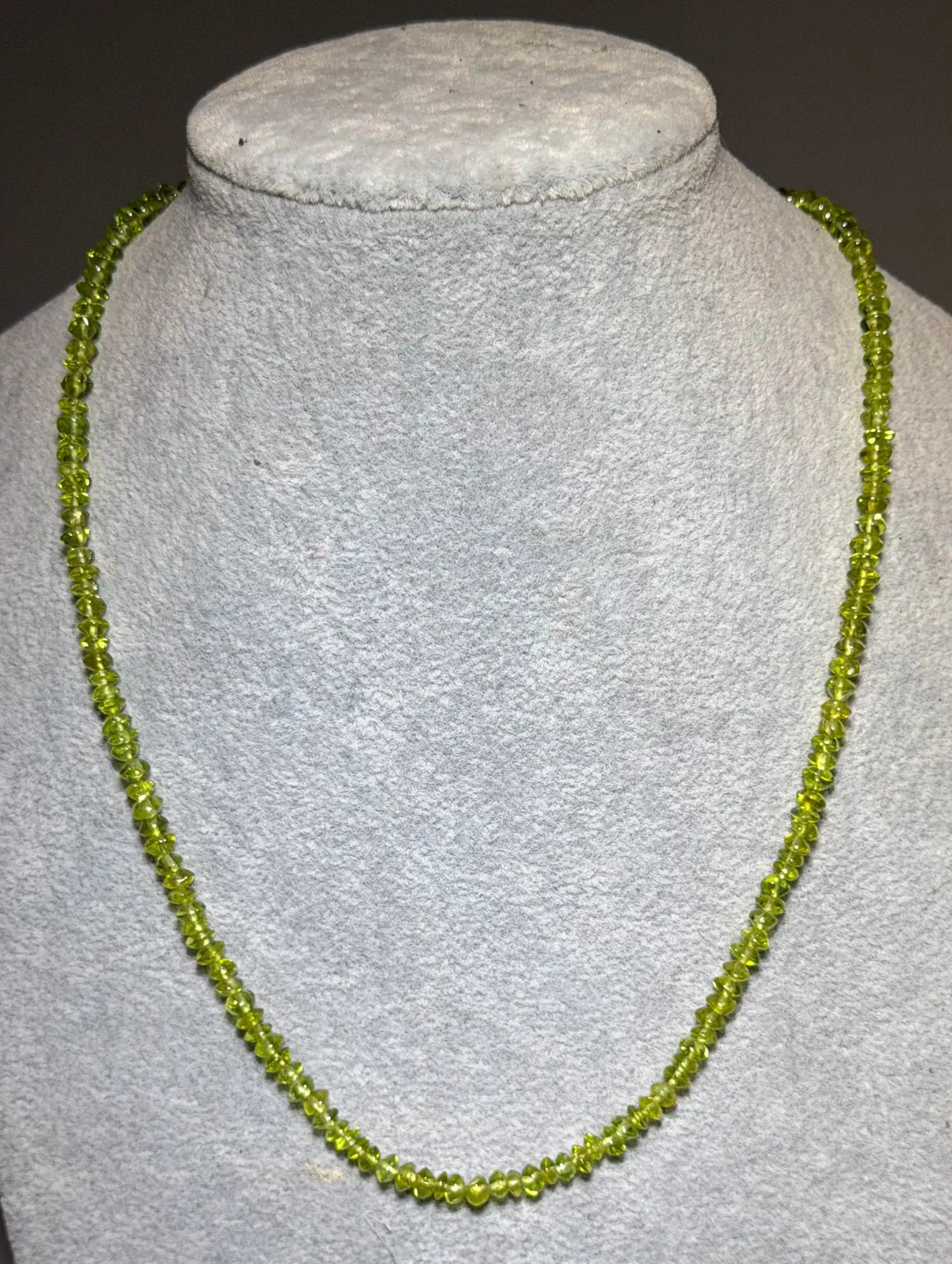 peridot-edelsteinkette-925er-silber-schmuck-collier-heilstein-200726