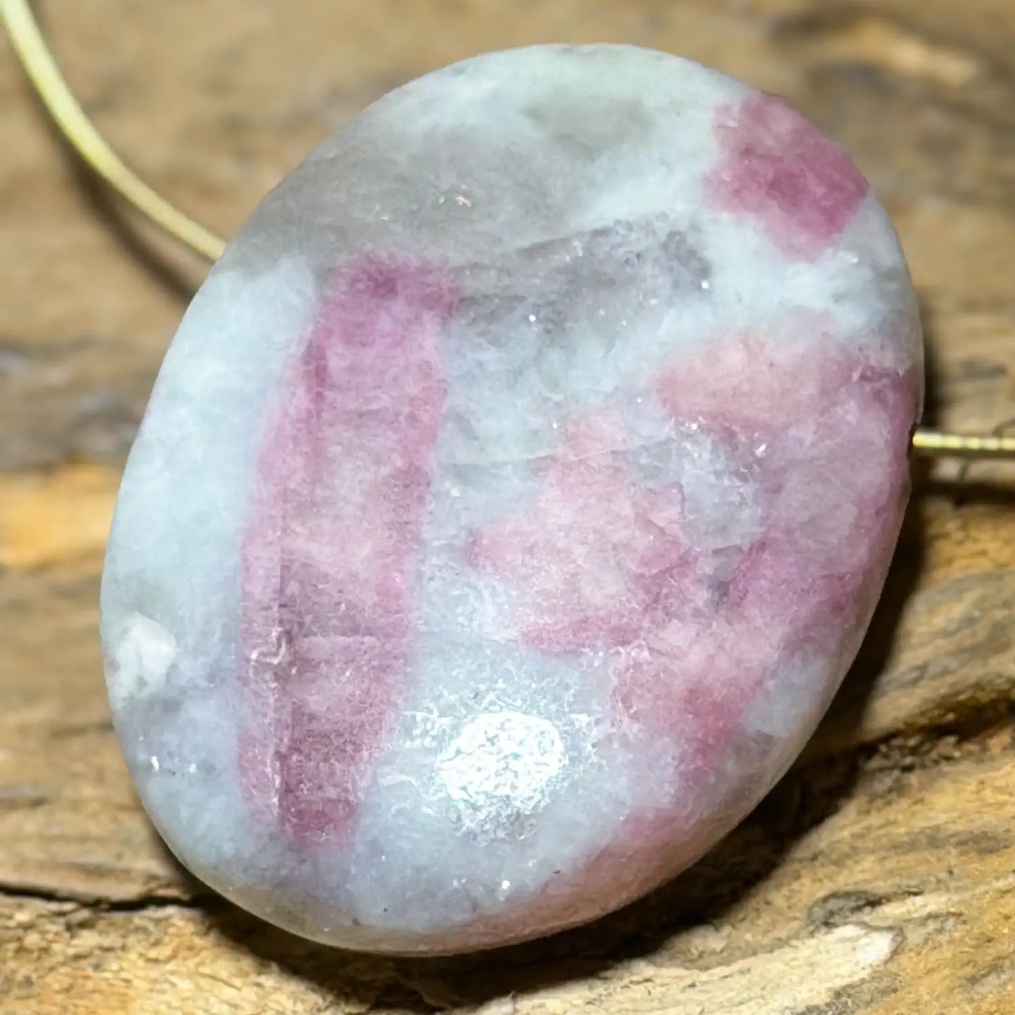 pink-turmalin-edelstein-schmuck-ketten-anhaenger-trommelstein-heilstein-160526