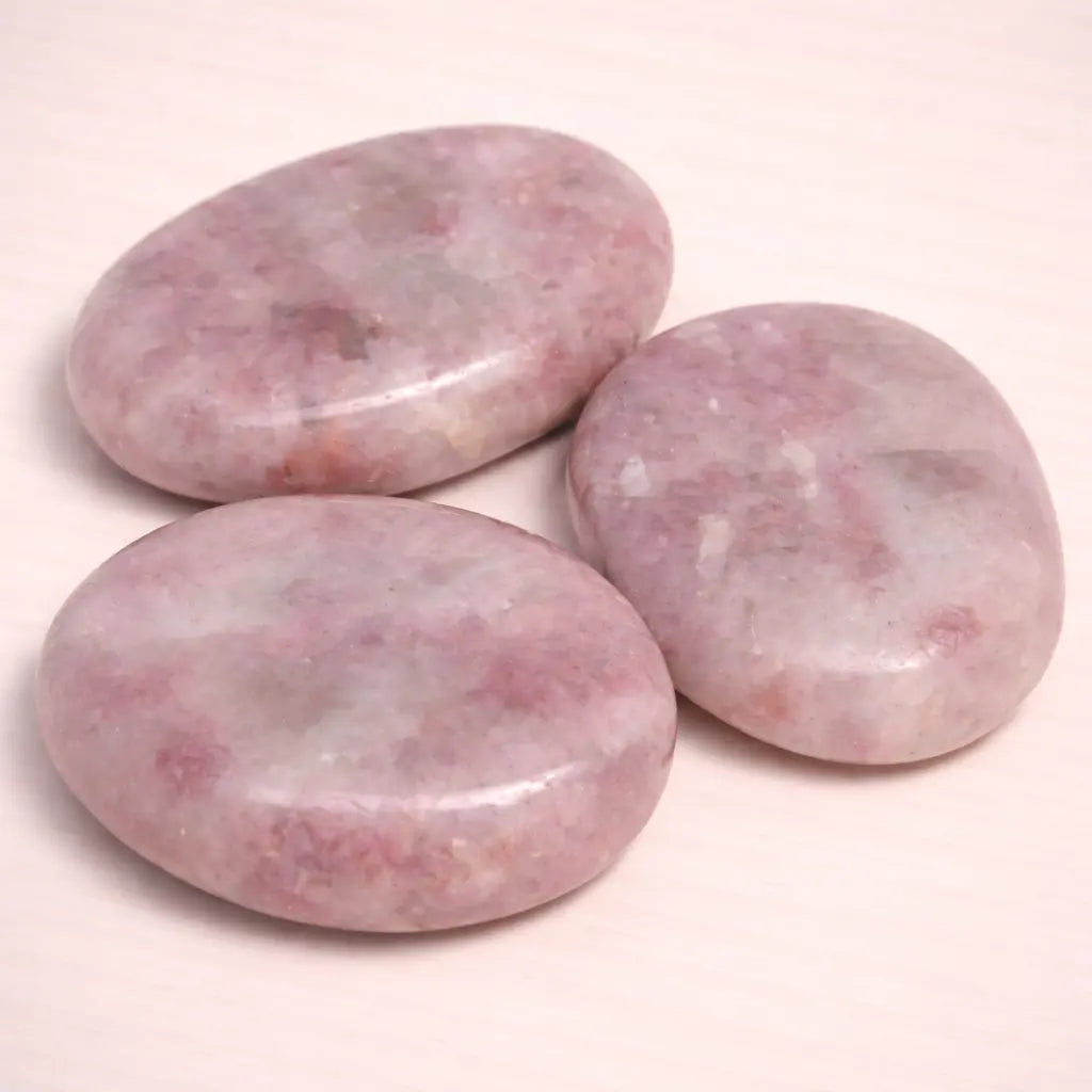 pink-turmalin-edelstein-trommelstein-handschmeichler-entspannung-massage-chakra-seelensteinchen-2