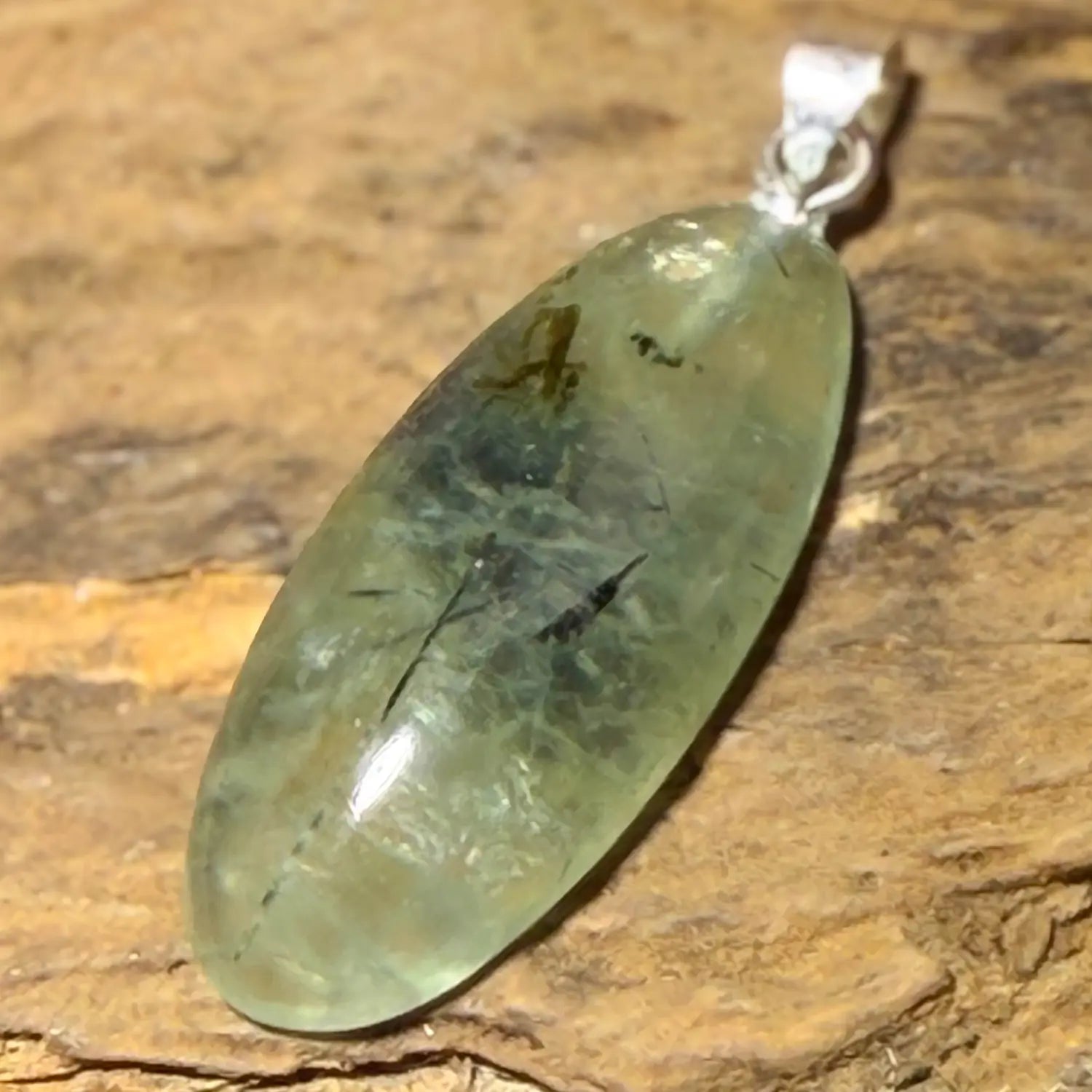 prehnit-cabochon-silber-schmuck-ketten-anhaenger-edelstein-heilstein-seelensteinchen