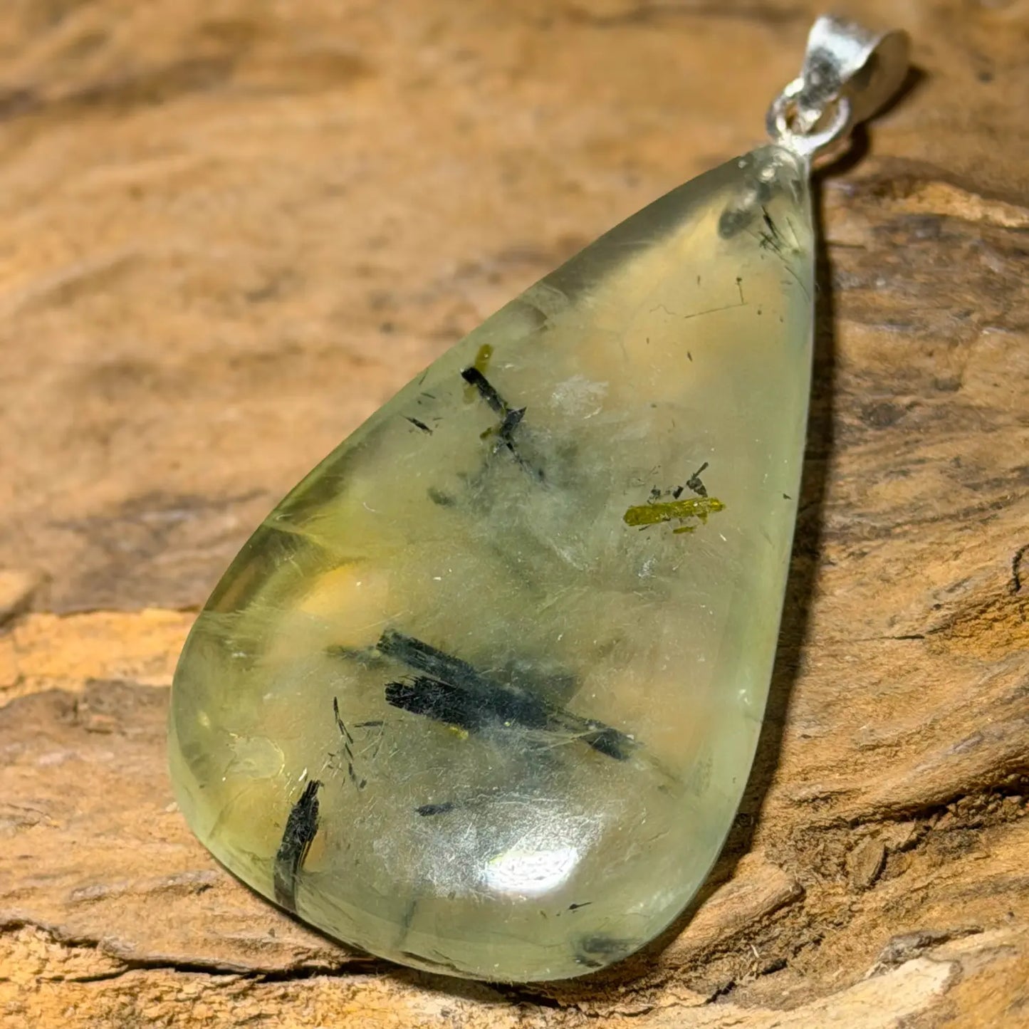 prehnit-cabochon-silber-schmuck-ketten-anhaenger-edelstein-heilstein-seelensteinchen