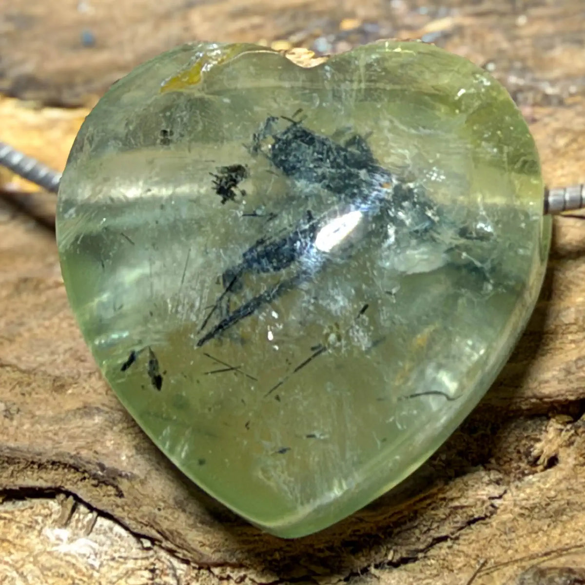 prehnit-edelstein-schmuck-ketten-anhaenger-heilstein-071026