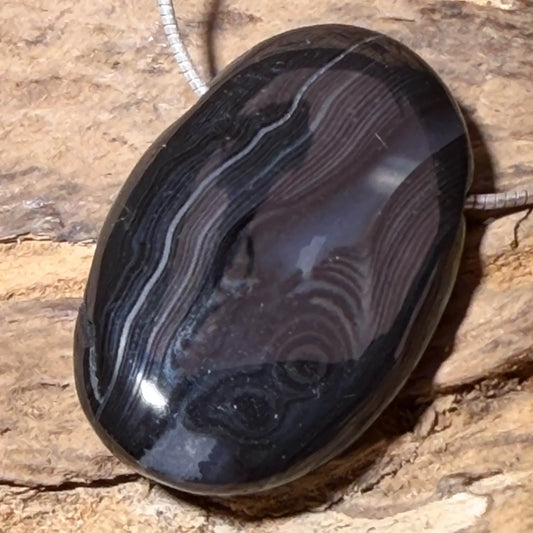psilomelan-edelstein-trommelstein-schmuck-ketten-anhaenger-heilstein-seelensteinchen