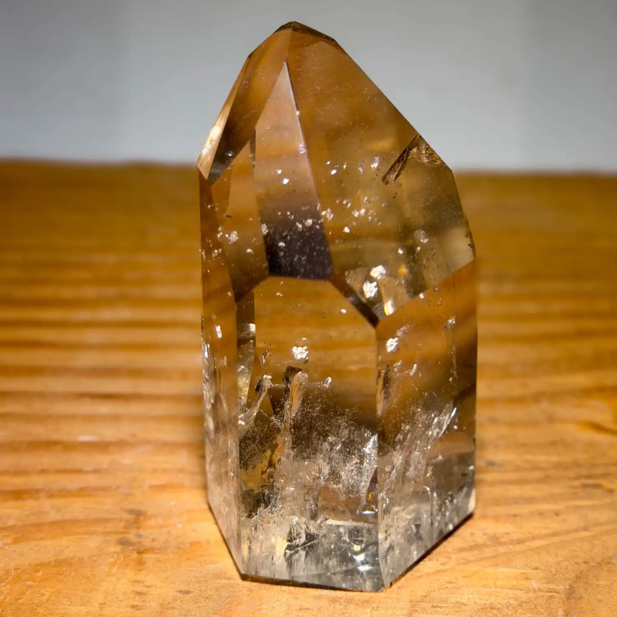 rauchquarz-edelstein-mineralien-spitze-brasilien-seelensteinchen-260626-2