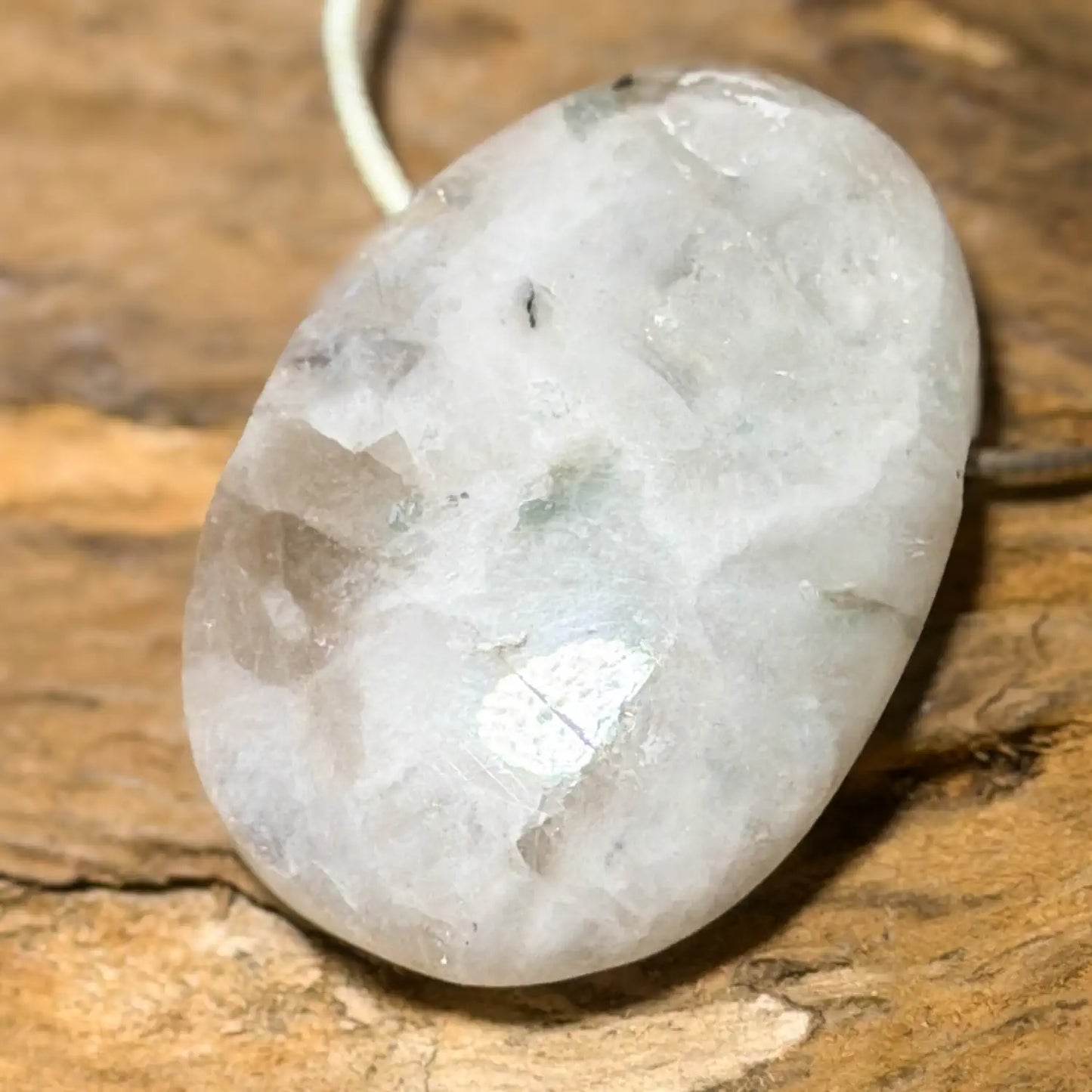 regenbogen-mondstein-edelstein-schmuck-ketten-anhaenger-trommelstein-heilstein-seelensteinchen-220526-3