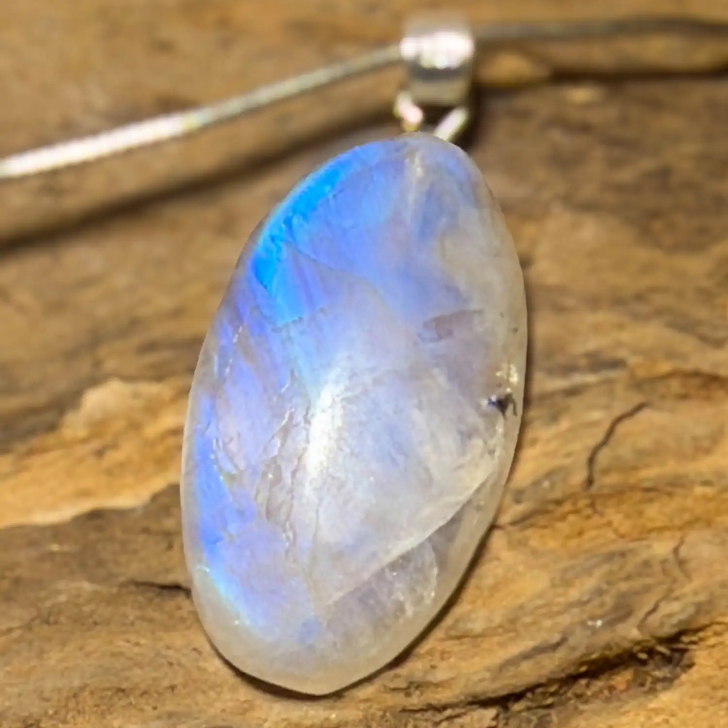 regenbogen-mondstein-edelstein-schmuck-ketten-anhaenger-trommelstein-heilstein-seelensteinchen-220526