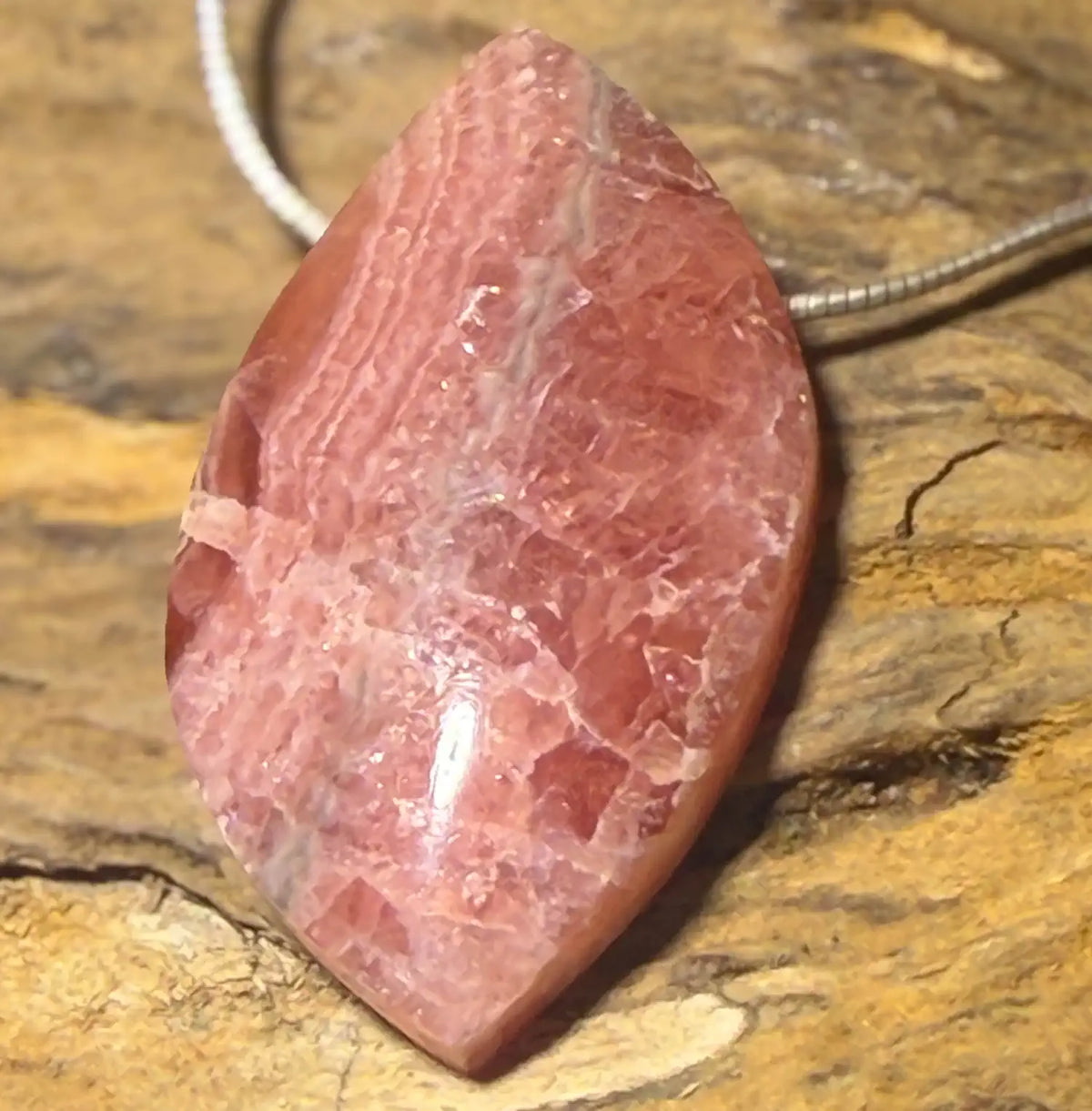 rhodochrosit-edelstein-schmuck-ketten-anhaenger-collier-trommelstein-seelensteinchen-130826-2