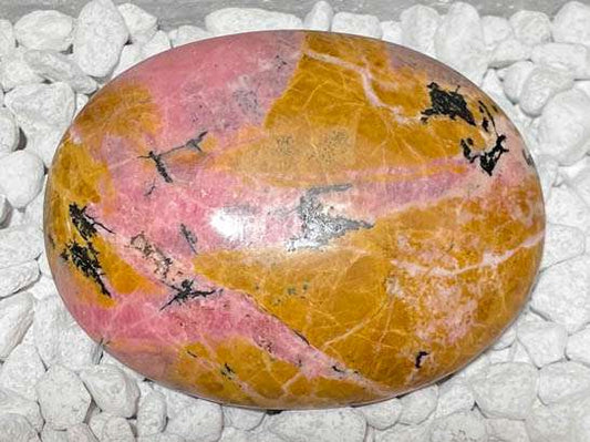 Rhodonit Seifenstein - Handschmeichler - Auflagestein - Massagestein 180g, poliert - Sonderqualität #6791