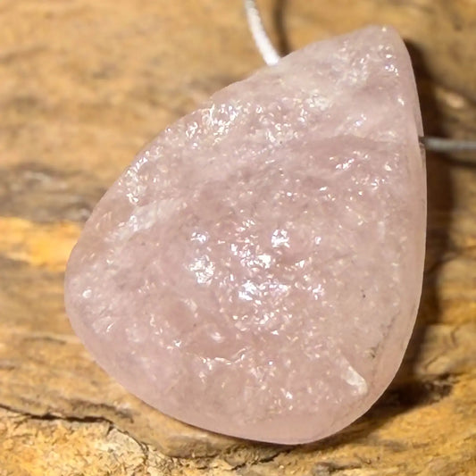 rosenquarz-edelstein-schmuck-ketten-anhaenger-heilstein-trommelstein-energie-seelensteinchen-300426
