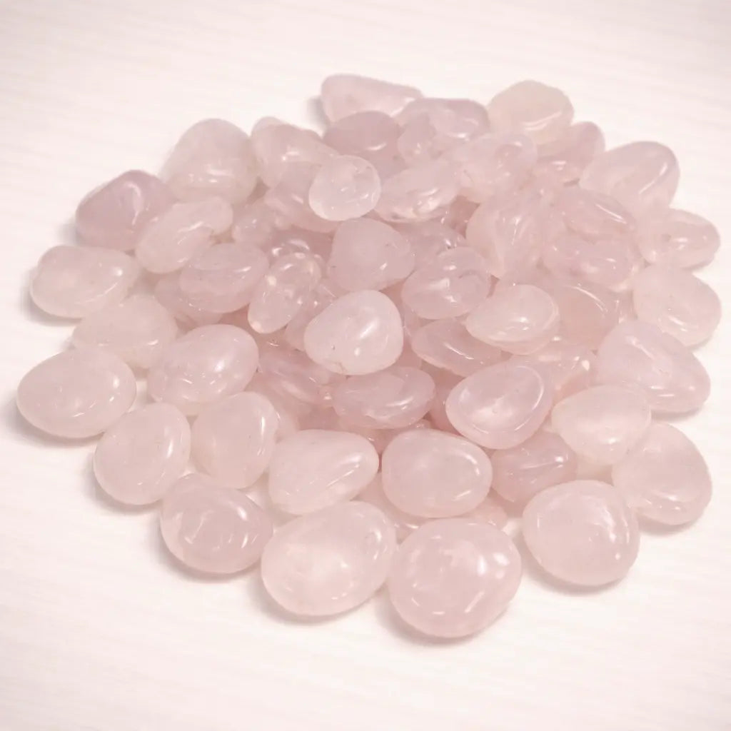 rosenquarz-edelstein-trommelstein-mini-handschmeichler-entspannung-massage-chakra-seelensteinchen