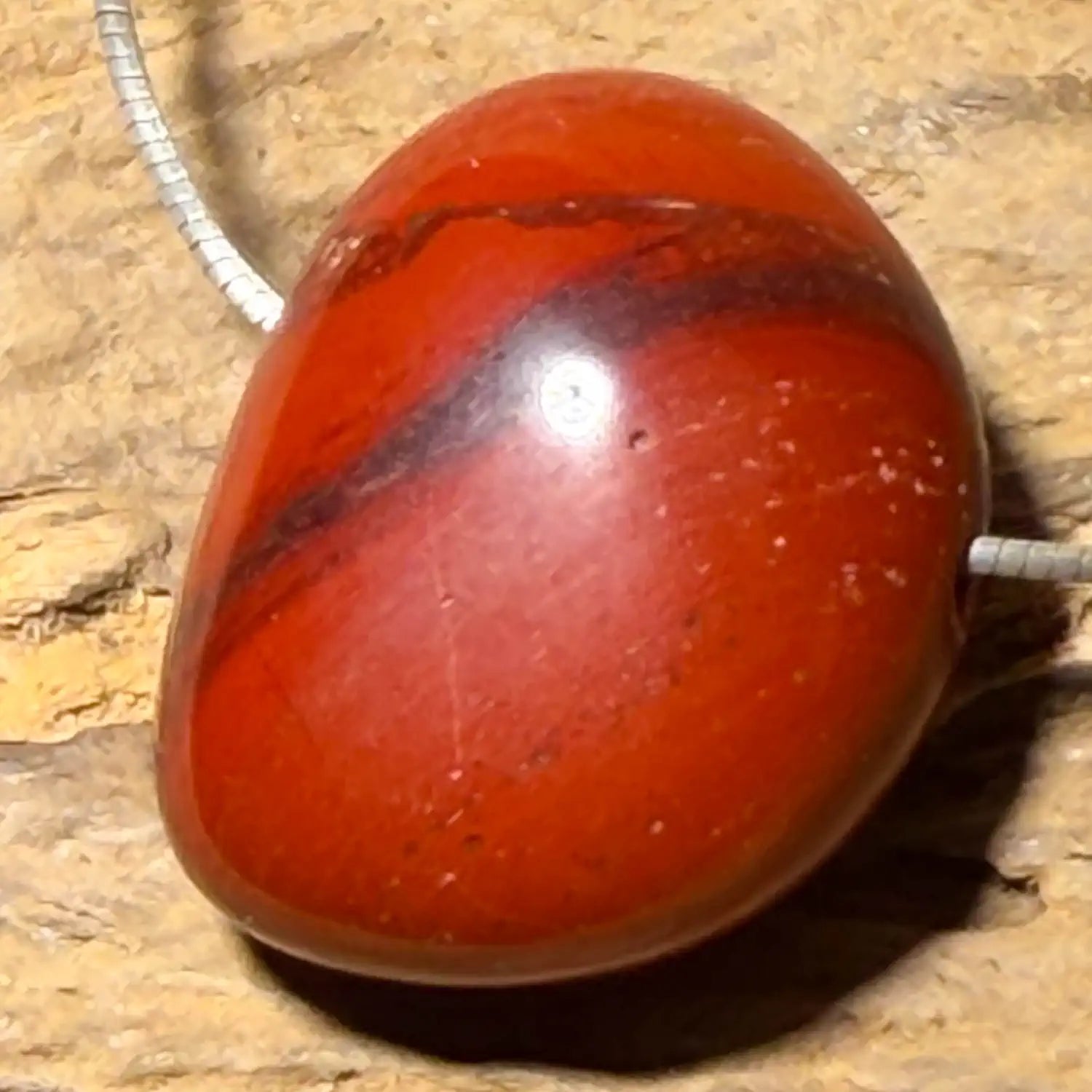 roter-jaspis-edelstein-schmuck-ketten-anhaenger-heilstein-180726