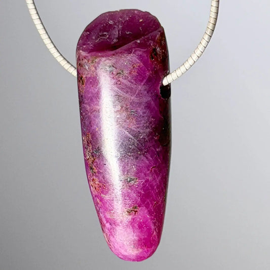 rubin-edelstein-schmuck-ketten-anhaenger-trommelstein-heilstein-seelensteinchen-120626