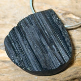schwarzer Turmalin - Schörl -Trommelstein Edelstein Schmuck Ketten Anhänger - A Qualität #2418