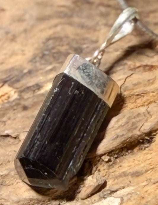 Schörl - schwarzer Turmalin Edelstein Schmuck Ketten Anhänger mit 925er Silber Öse - A Qualität #7065 - seelensteinchen