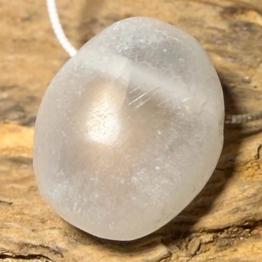 selenit-edelstein-schmuck-ketten-anhaenger-heilstein-trommelstein