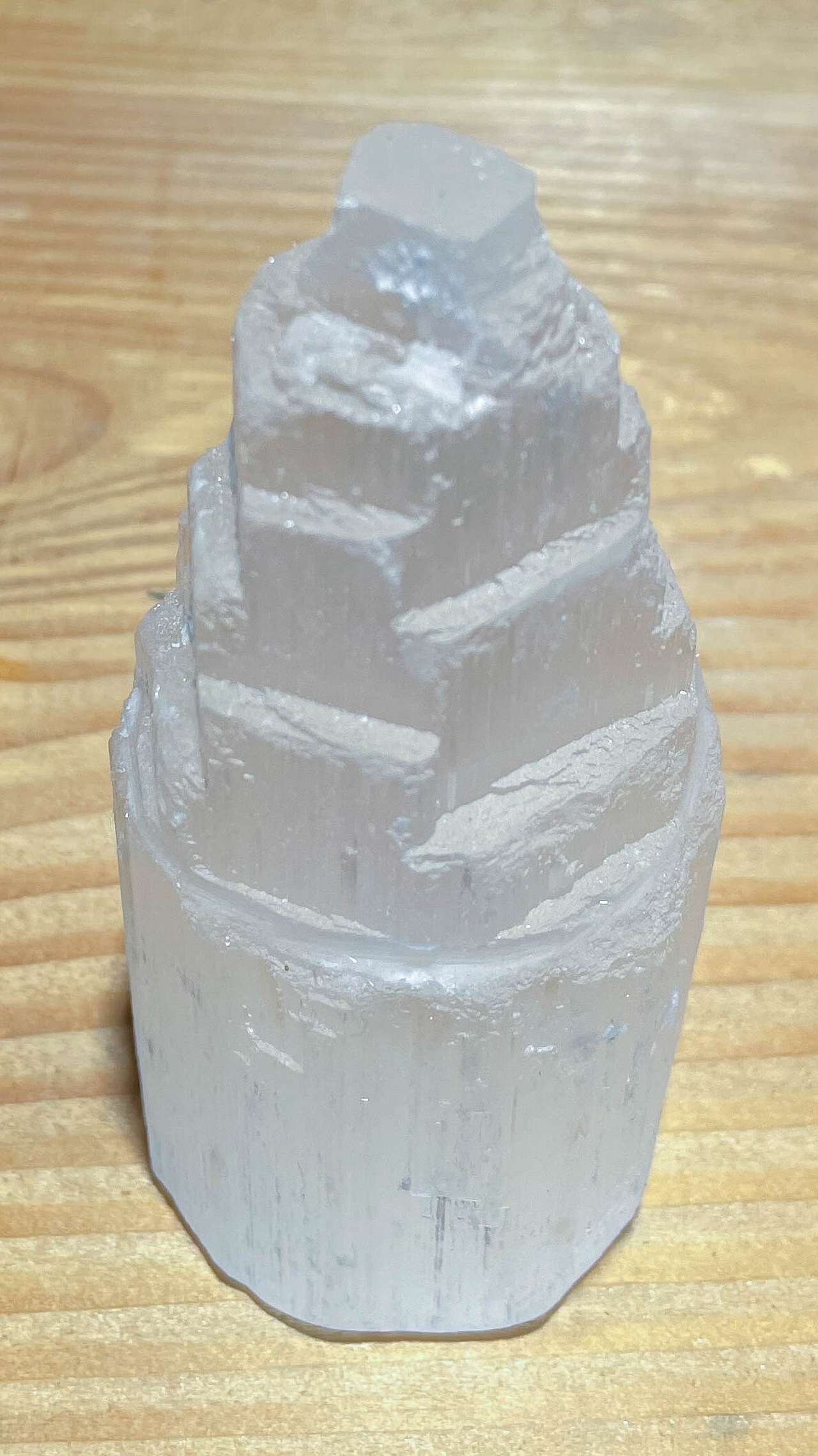 Selenit Turm mit Standfläche Edelstein Tower - 10cm A Qualität #6854