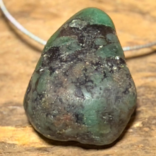smaragd-edelstein-trommelstein-heilstein-schmuck-ketten-anhaenger-seelensteinchen-020626