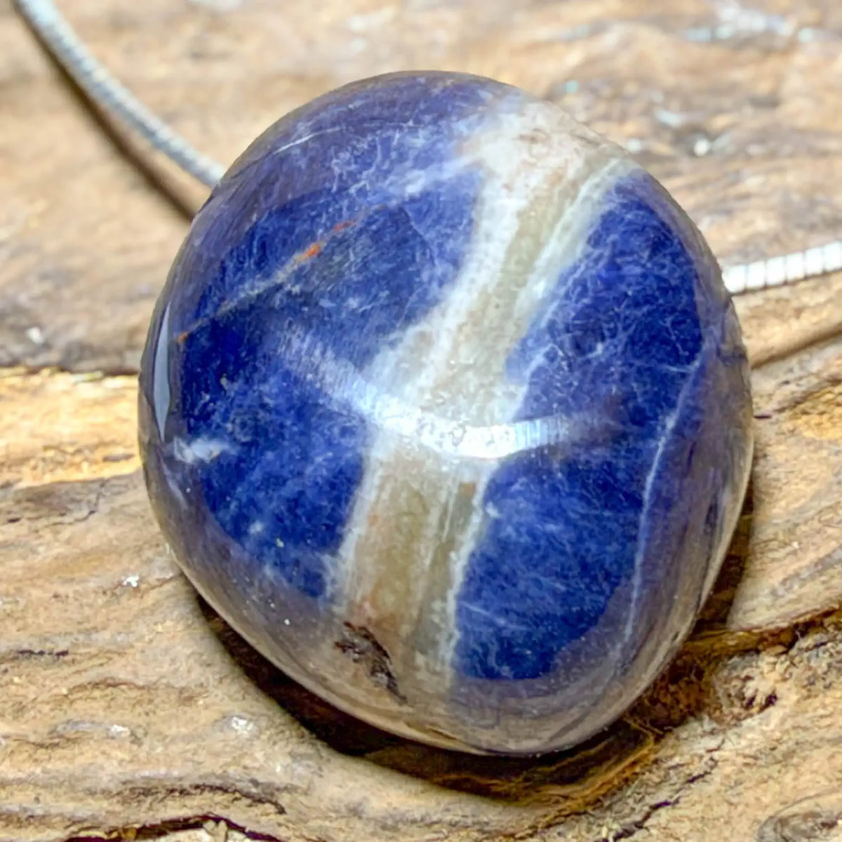 sodalith-edelstein-schmuck-ketten-anhaenger-heilstein-231026