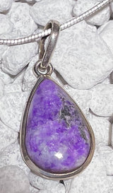 Edelstein Schmuck Ketten Anhänger mit Sugilith - A Qualität - 925er Silber #7040
