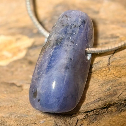 tansanit-edelstein-schmuck-ketten-anhaenger-heilstein-trommelstein-seelensteinchen-120526