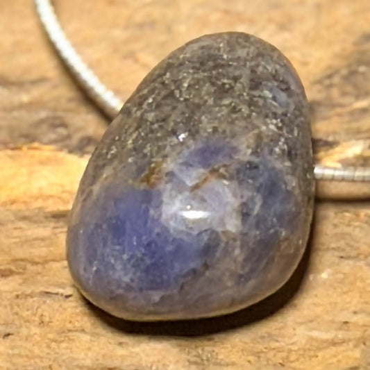 tansanit-edelstein-trommelstein-heilstein-schmuck-ketten-anhaenger-seelensteinchen-020626