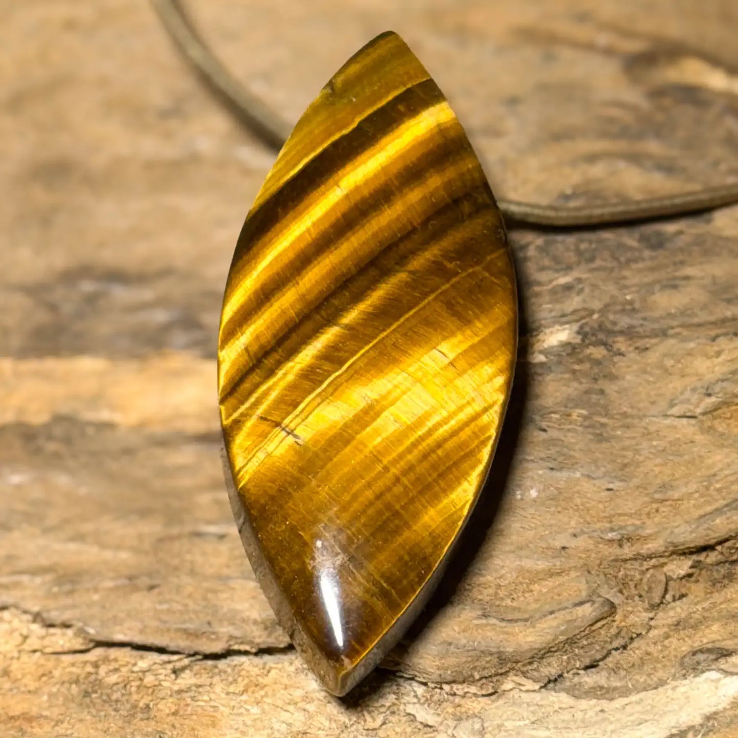 tigerauge-edelstein-schmuck-ketten-anhaenger-trommelstein-heilstein-160526
