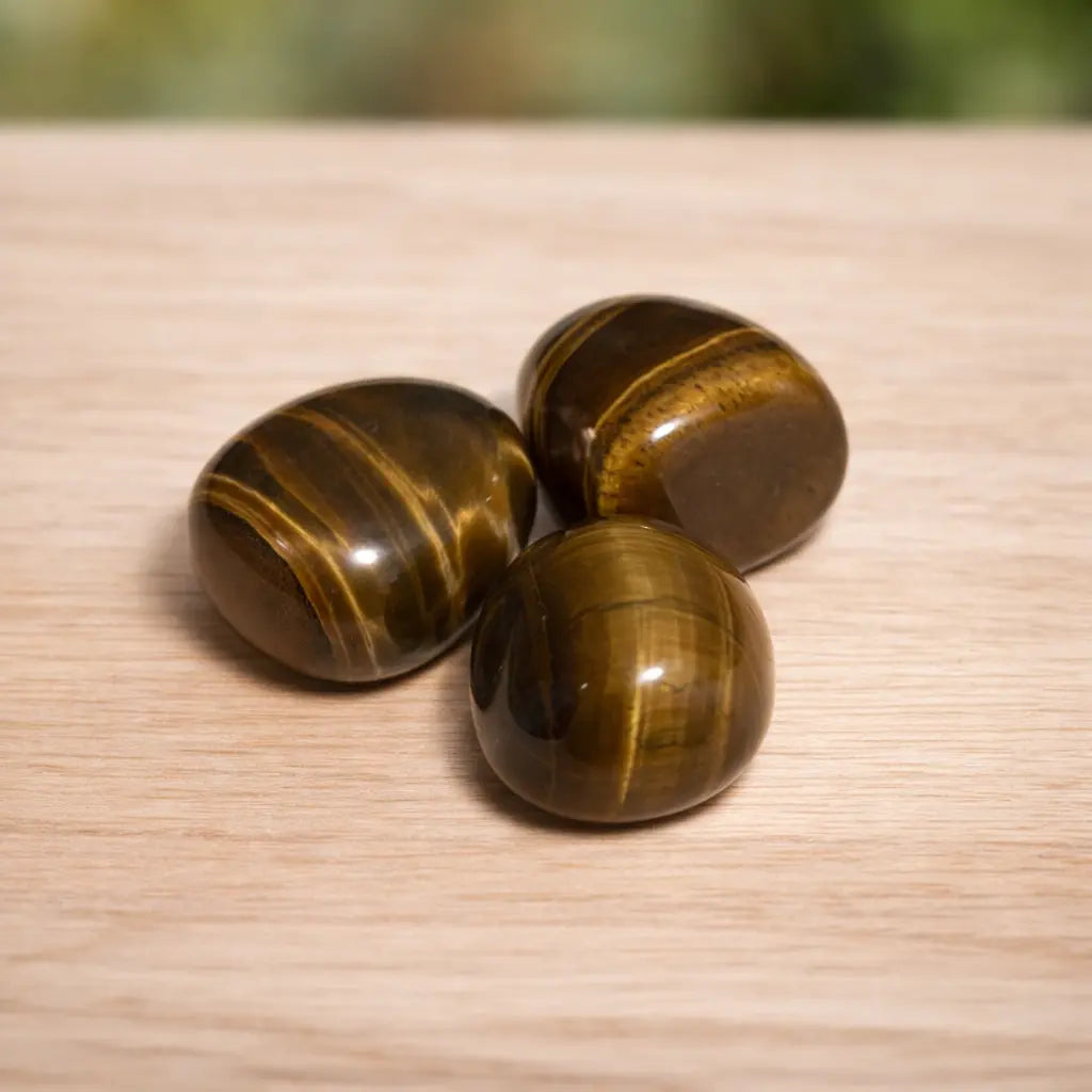 tigerauge-edelstein-trommelstein-handschmeichler-entspannung-massage-chakra-seelensteinchen