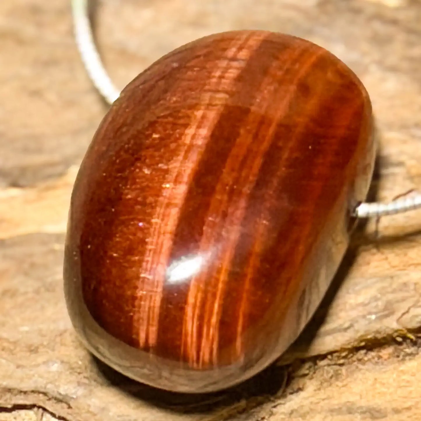 tigerauge-rot-edelstein-schmuck-ketten-anhaenger-trommelstein-heilstein-seelensteinchen-220526