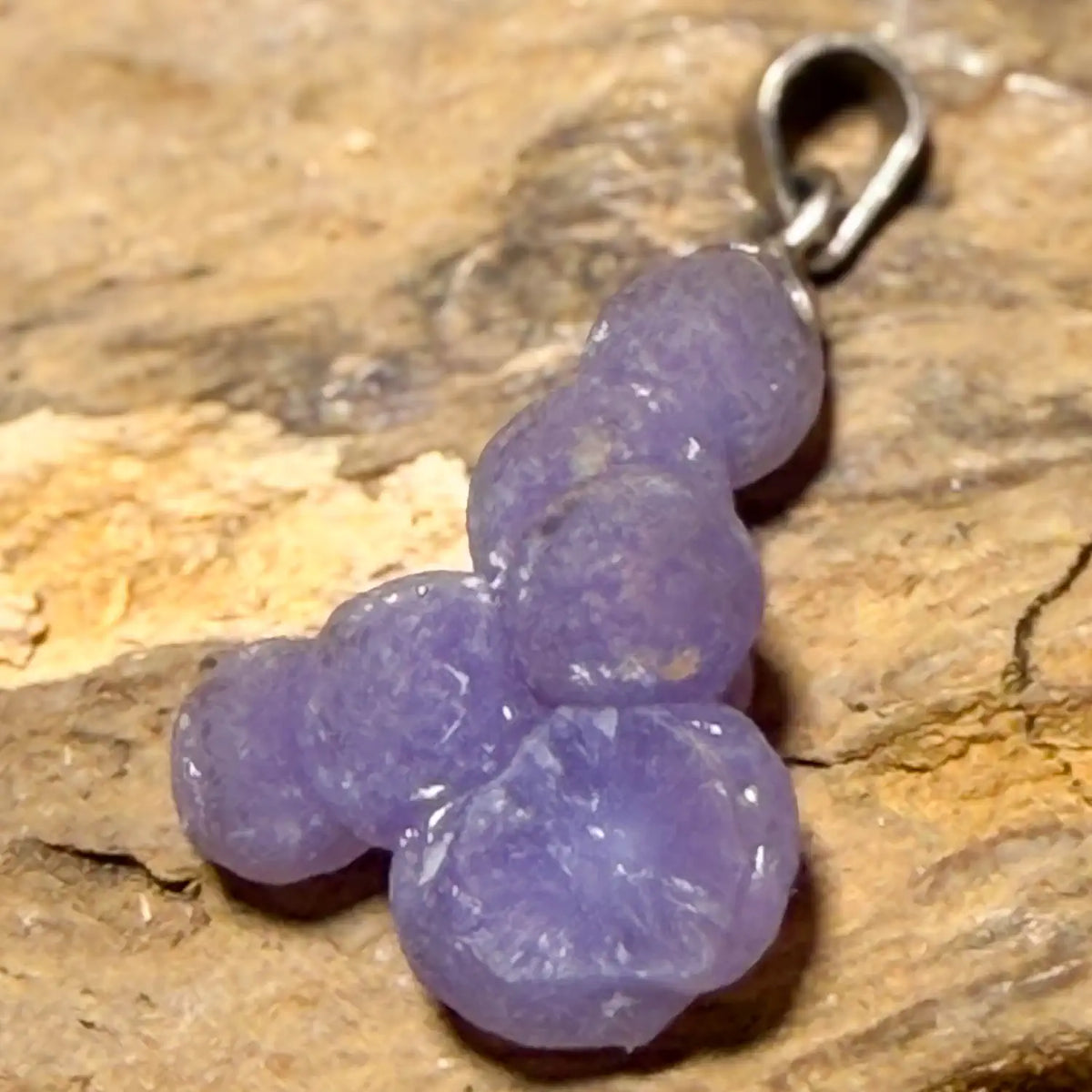 traubenchalcedon-edelstein-trommelstein-schmuck-ketten-anhaenger-heilstein-180926