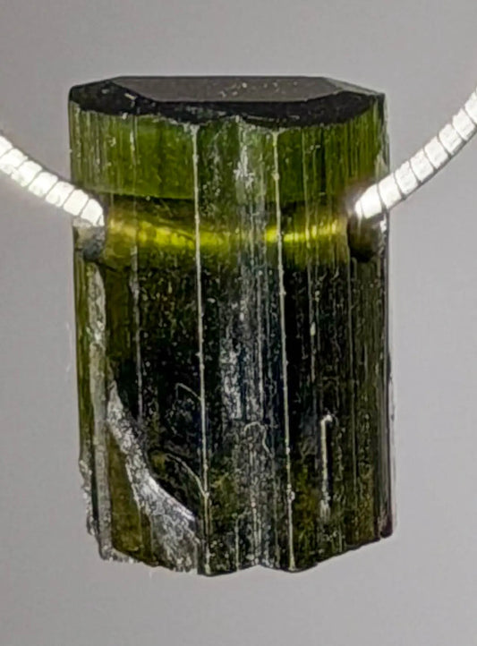 grüner Turmalin - Verdigolith Schmuck Trommelstein Ketten Anhänger - Edelstein A Qualität #7169 - seelensteinchen