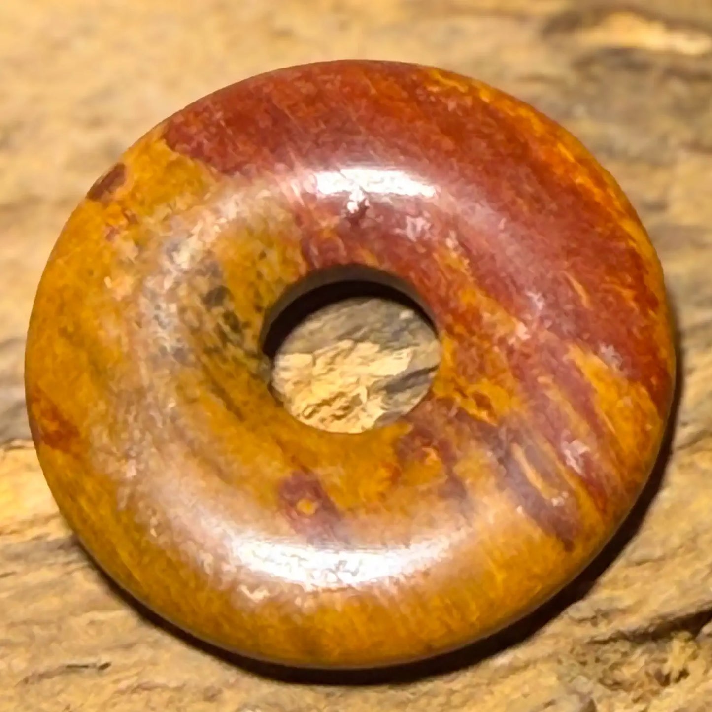 versteinertes-holz-edelstein-donut-pi-scheibe-schmuck-ketten-anhaenger-heilstein-180625-2