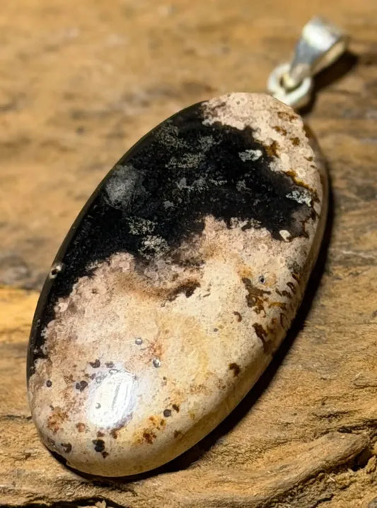 versteinertes-holz-edelstein-trommelstein-schmuck-ketten-anhaenger-heilstein-kette-925er-silber-seelensteinchen-100226-3