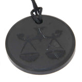 Schungit Sternzeichen Anhänger mit Gravur - Waage - Edelstein - A Qualität #6507