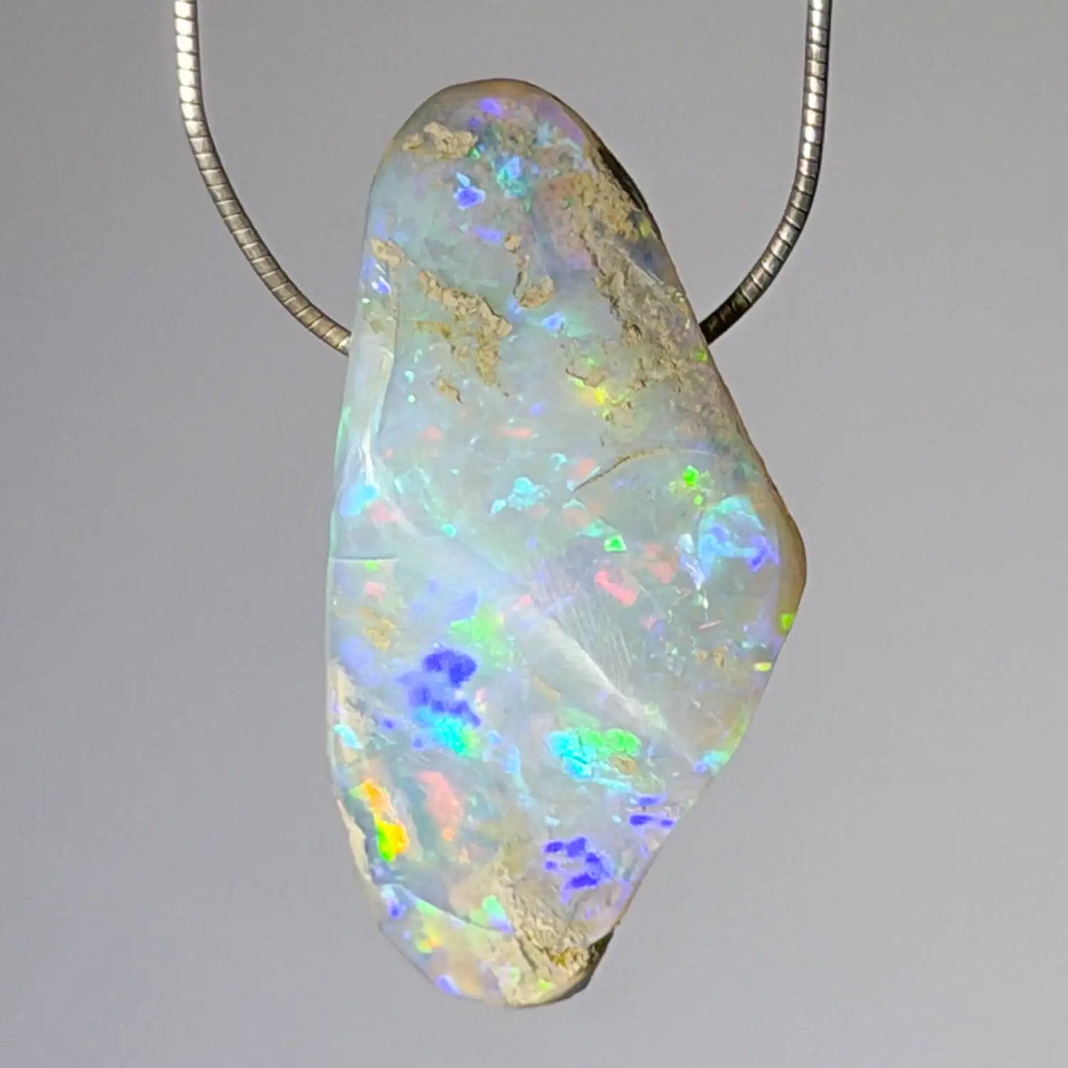welo-opal-edelstein-trommelstein-schmuck-ketten-anhaenger-heilstein-200726